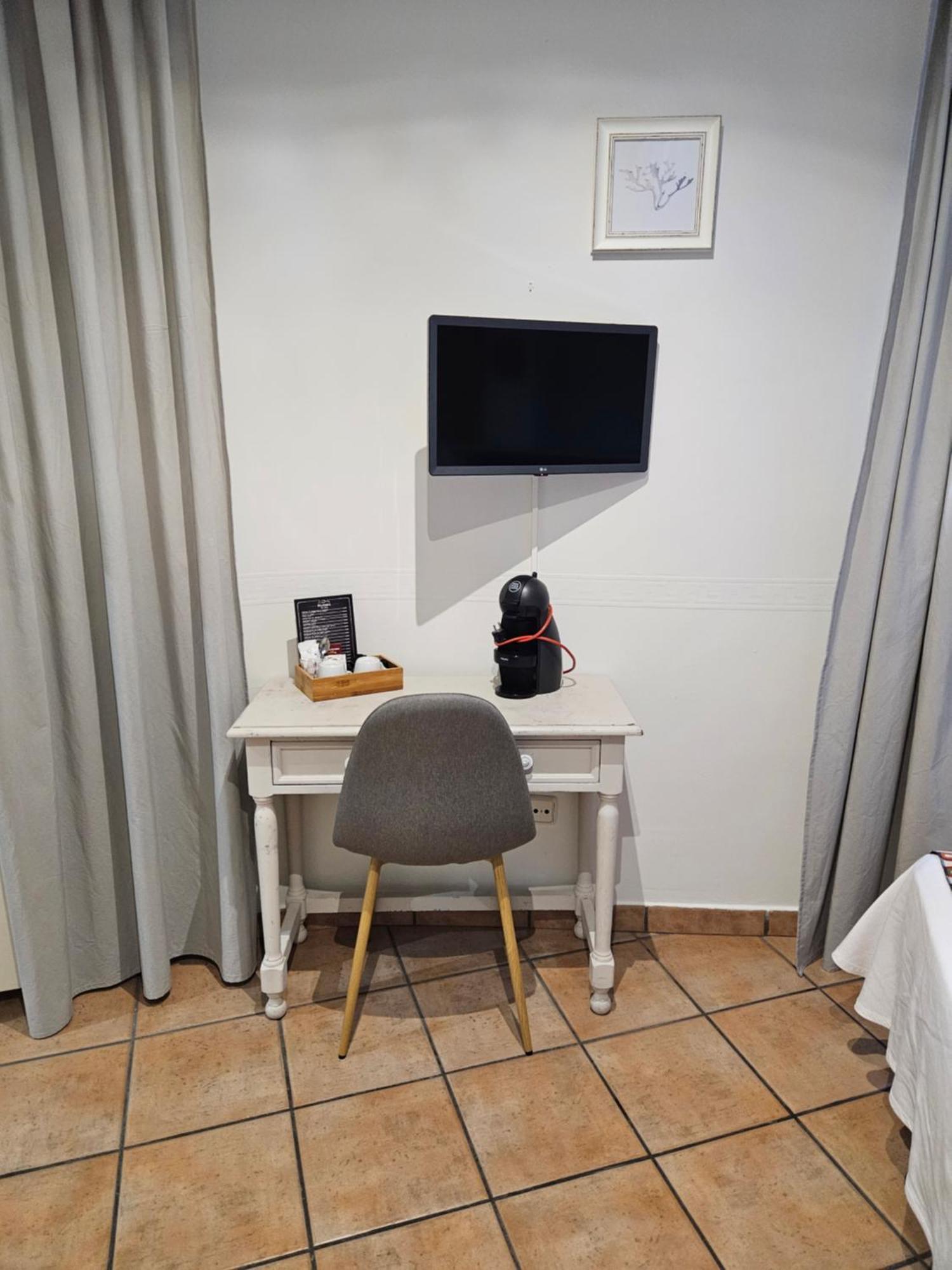 Hostal La Campana Toledo Ngoại thất bức ảnh