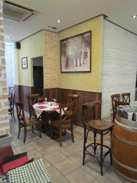 Hostal La Campana Toledo Ngoại thất bức ảnh